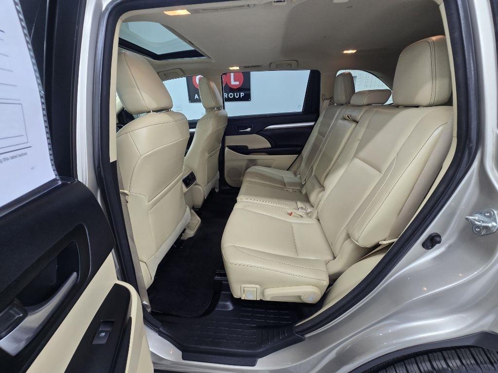 Toyota Highlander XLE FWD V6 2015