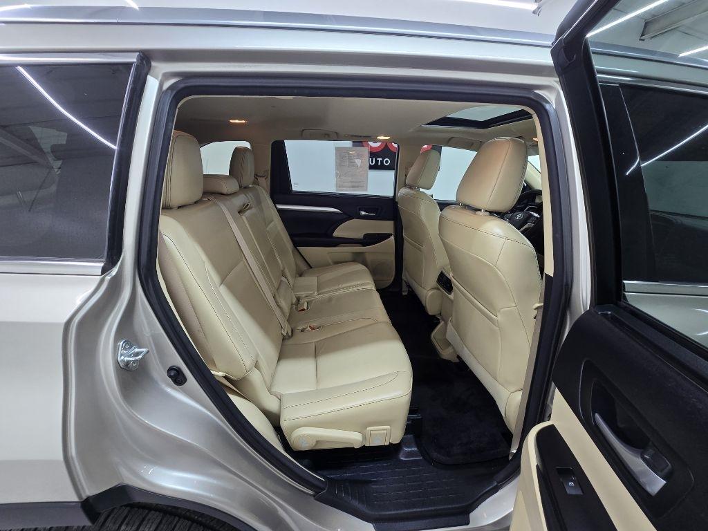 Toyota Highlander XLE FWD V6 2015
