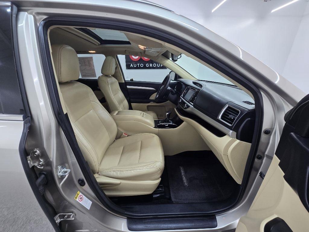 Toyota Highlander XLE FWD V6 2015