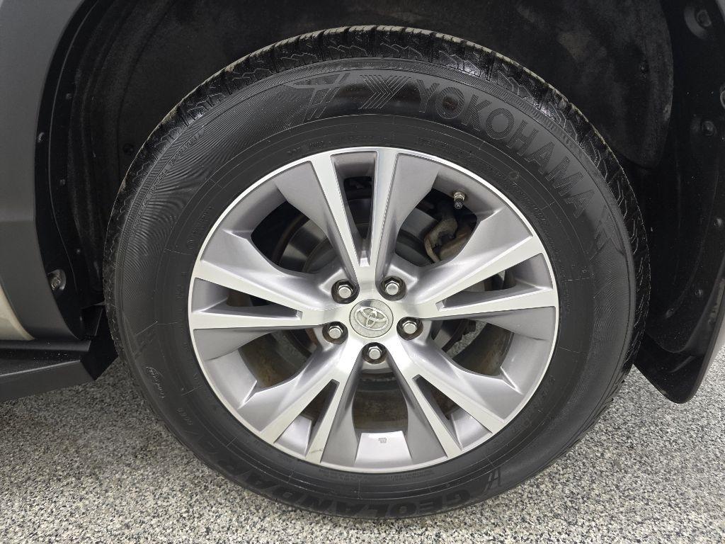 Toyota Highlander XLE FWD V6 2015