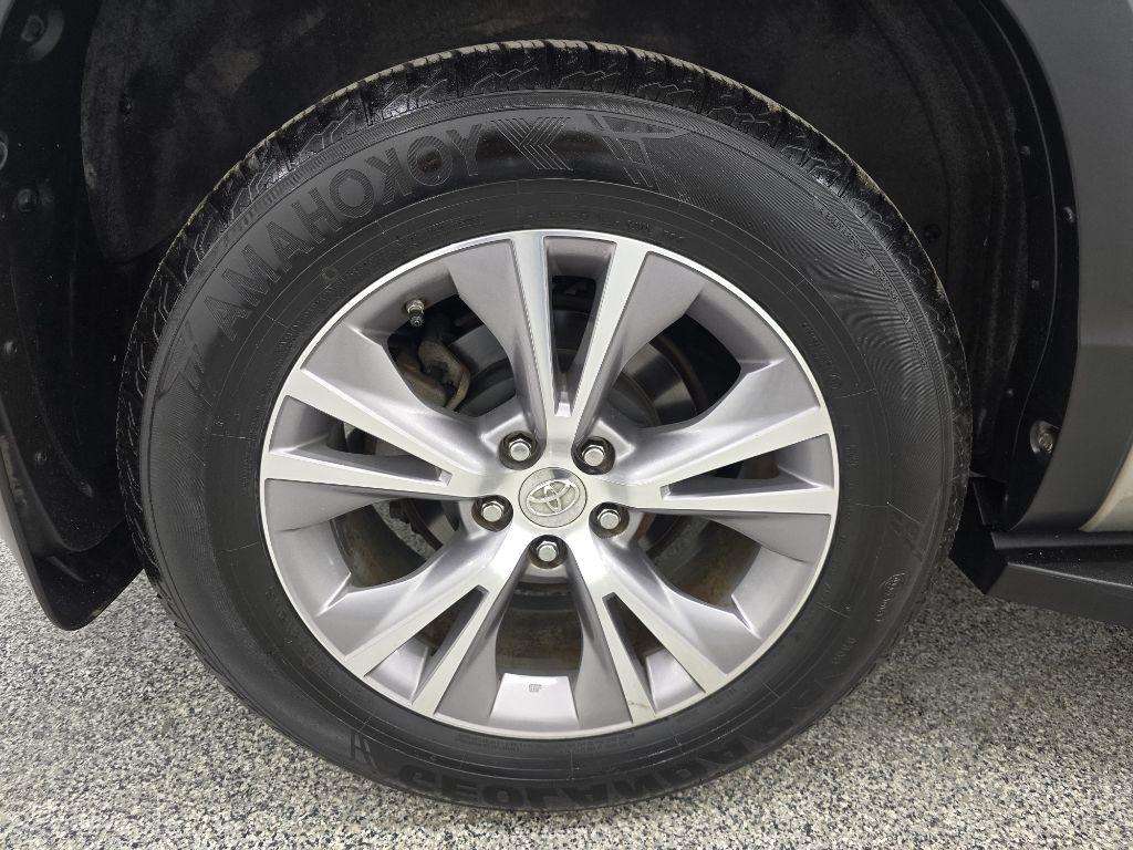 Toyota Highlander XLE FWD V6 2015