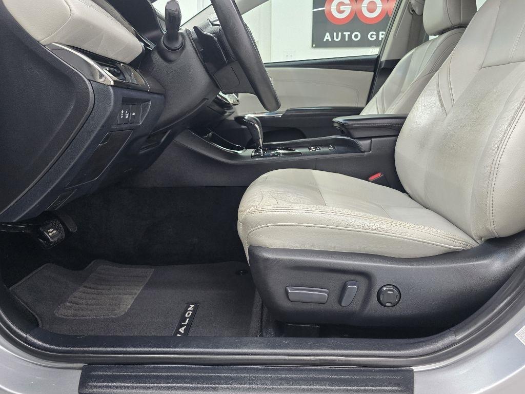 Toyota Avalon XLE 2016