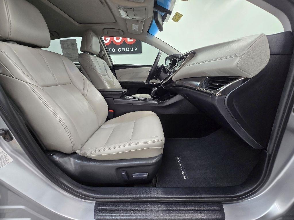 Toyota Avalon XLE 2016