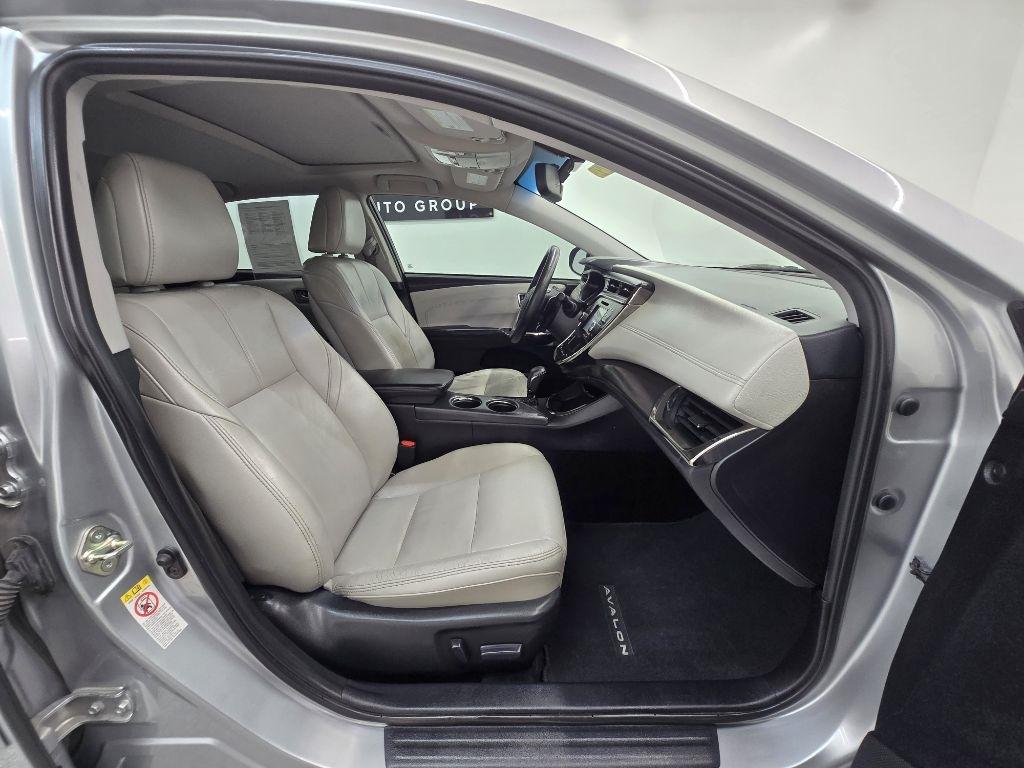Toyota Avalon XLE 2016