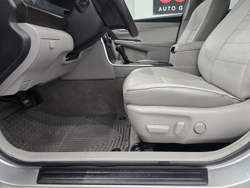 Toyota Camry XLE V6 2017