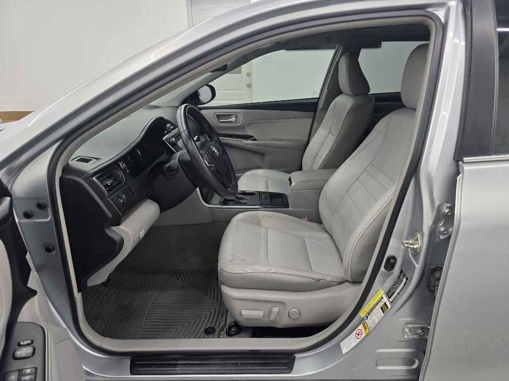 Toyota Camry XLE V6 2017