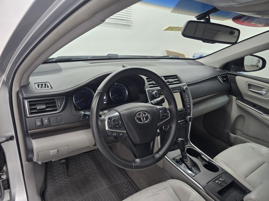 Toyota Camry XLE V6 2017