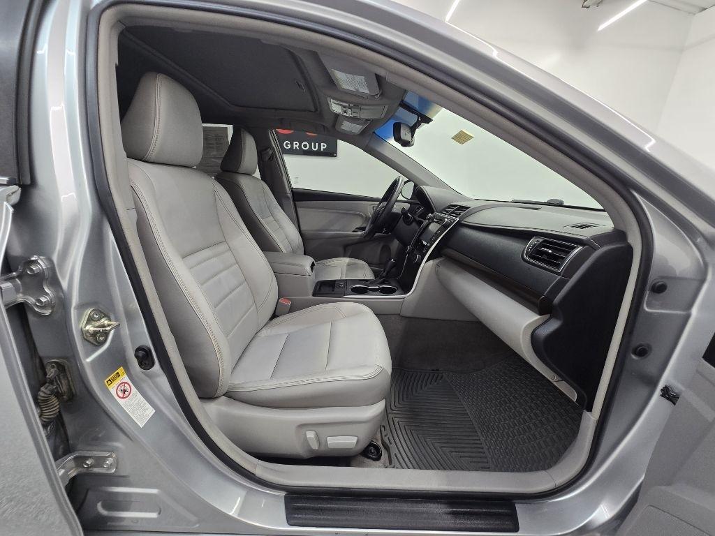 Toyota Camry XLE V6 2017