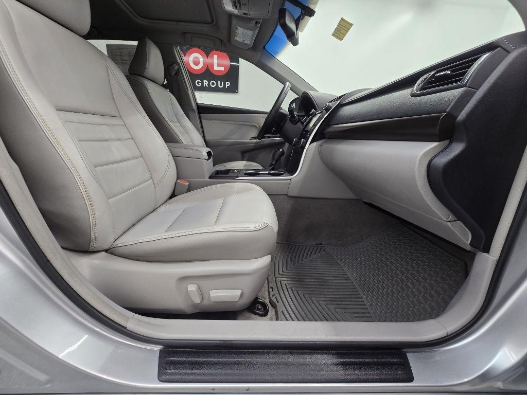 Toyota Camry XLE V6 2017