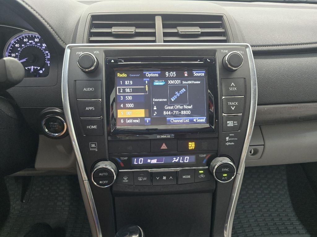 Toyota Camry XLE V6 2017