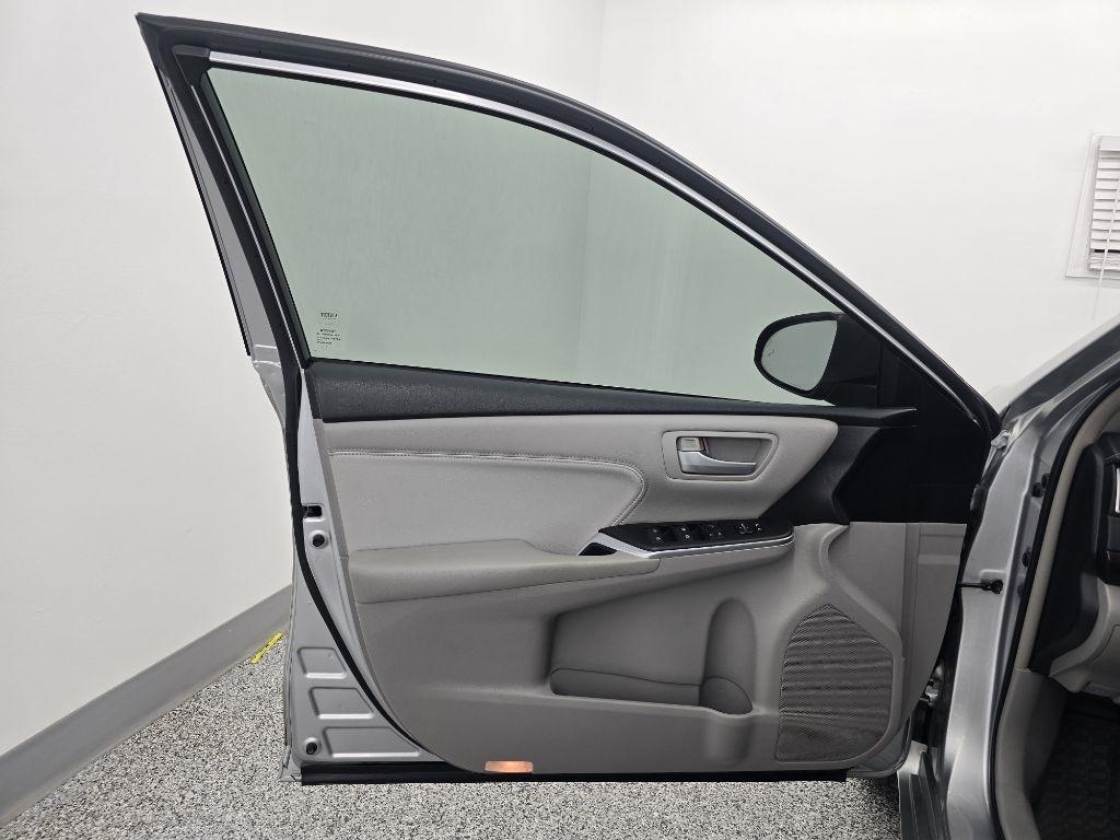Toyota Camry XLE V6 2017