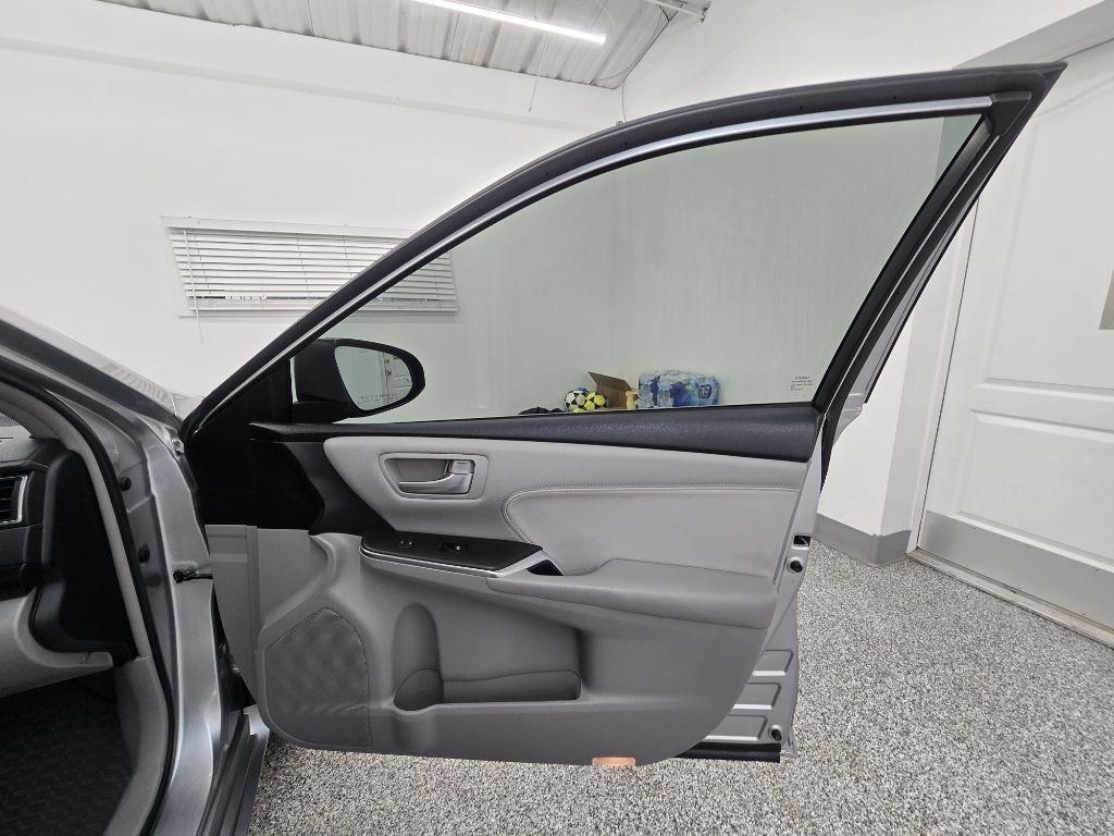 Toyota Camry XLE V6 2017