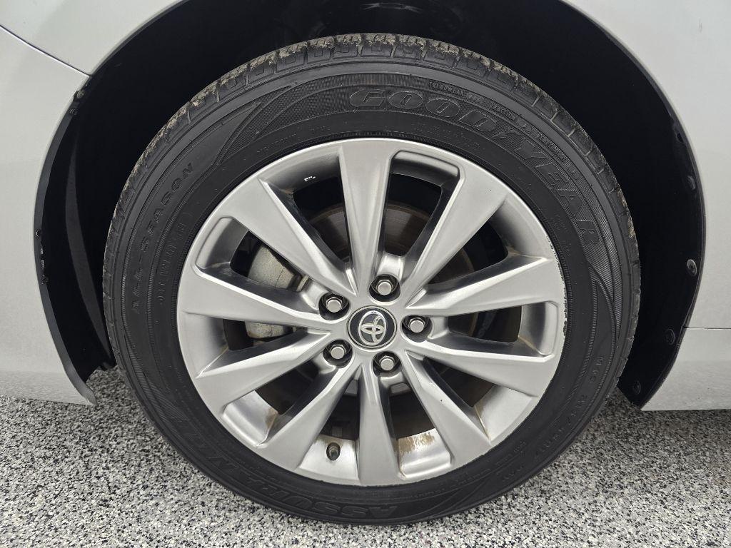 Toyota Camry XLE V6 2017