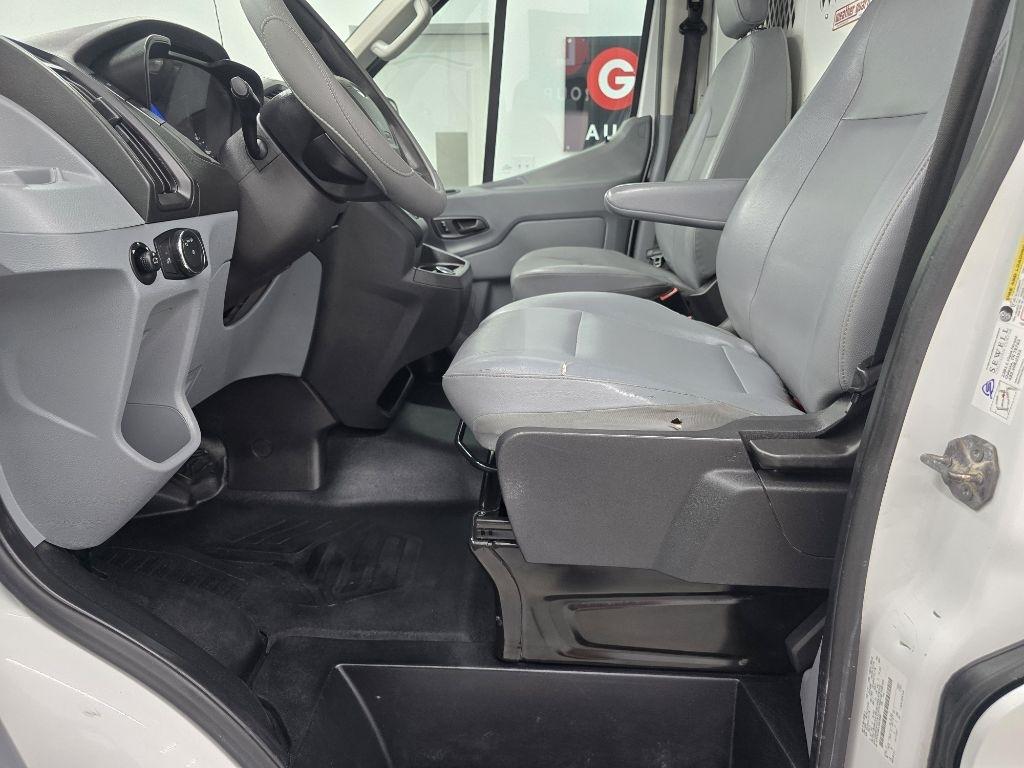 Ford Transit 250 Van Med. Roof w/Sliding Pass. 148-in. WB 2018