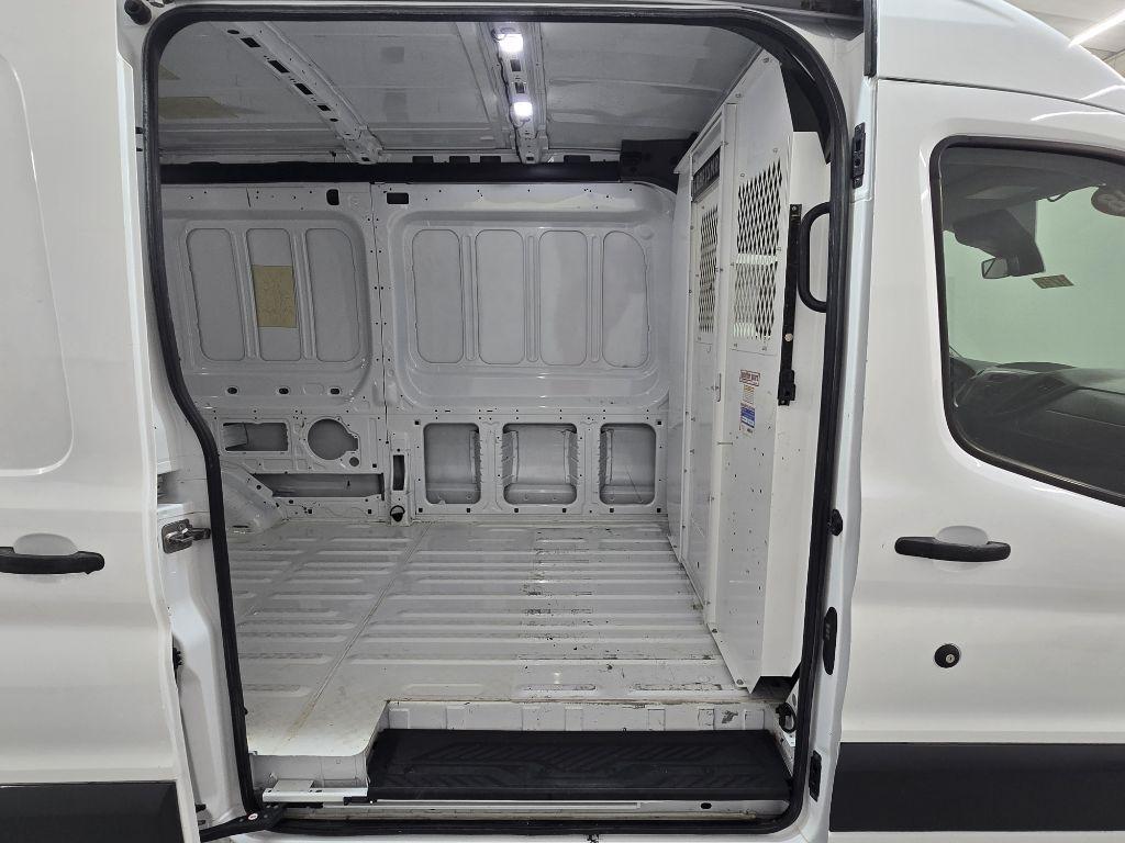 Ford Transit 250 Van Med. Roof w/Sliding Pass. 148-in. WB 2018