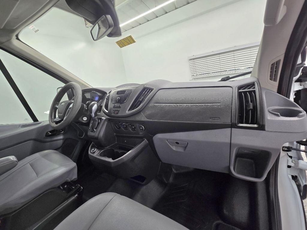 Ford Transit 250 Van Med. Roof w/Sliding Pass. 148-in. WB 2018