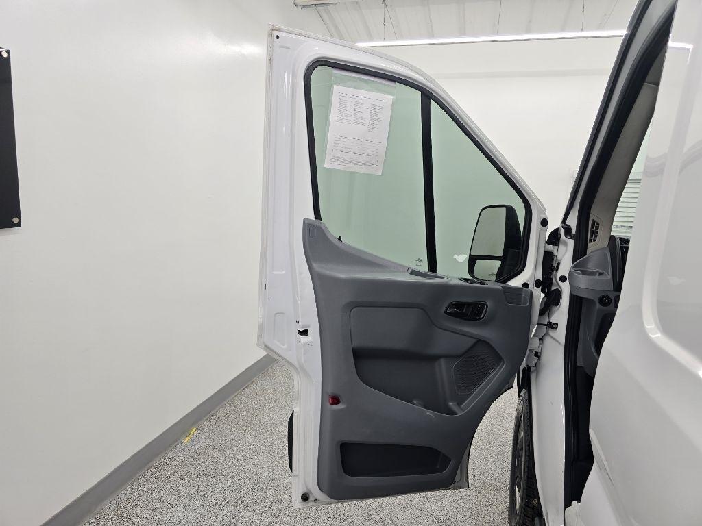 Ford Transit 250 Van Med. Roof w/Sliding Pass. 148-in. WB 2018
