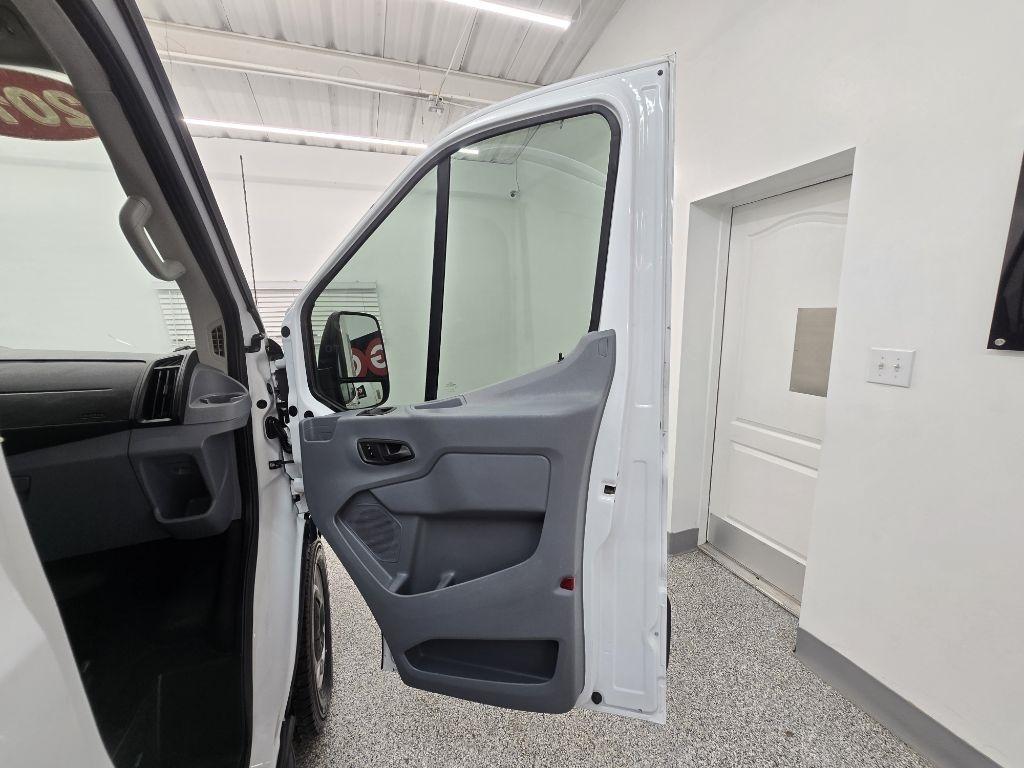 Ford Transit 250 Van Med. Roof w/Sliding Pass. 148-in. WB 2018
