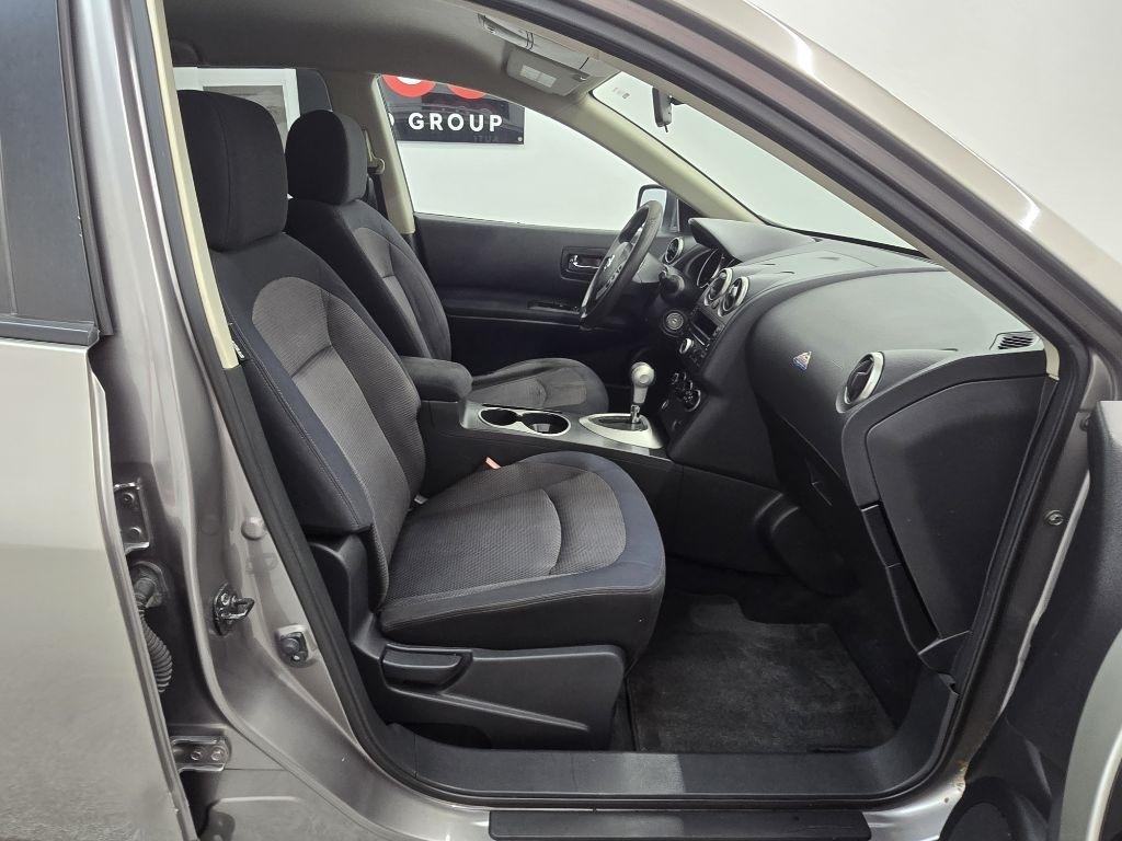 Nissan Rogue S 2WD 2010