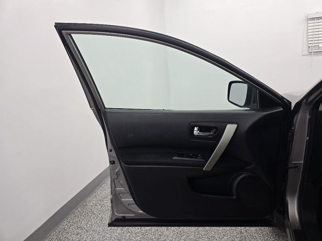 Nissan Rogue S 2WD 2010