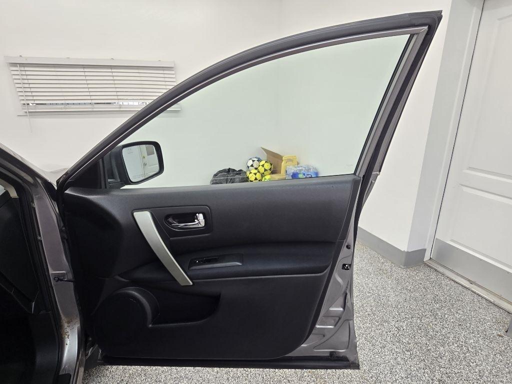 Nissan Rogue S 2WD 2010