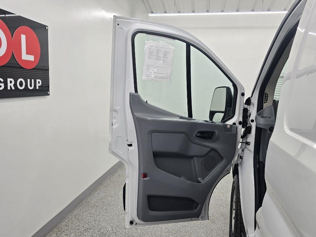 Ford Transit 150 Van Low Roof w/Sliding Pass. 130-in. WB 2019