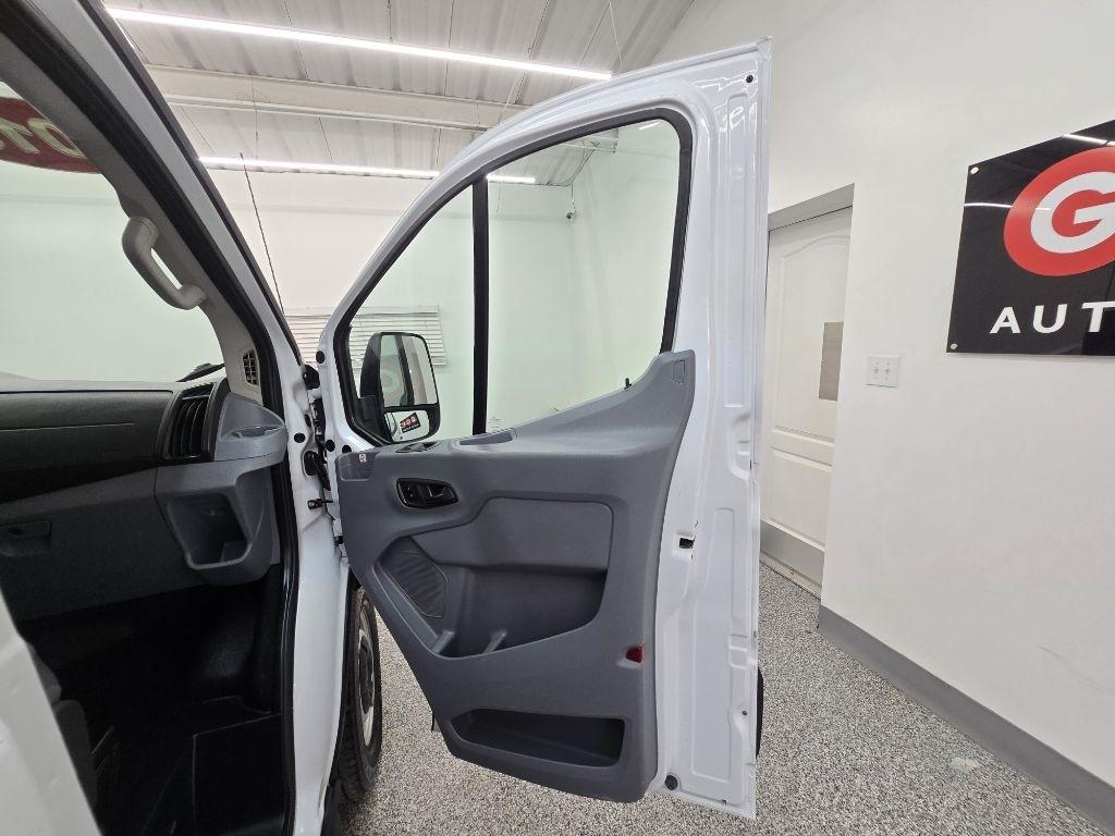Ford Transit 150 Van Low Roof w/Sliding Pass. 130-in. WB 2019