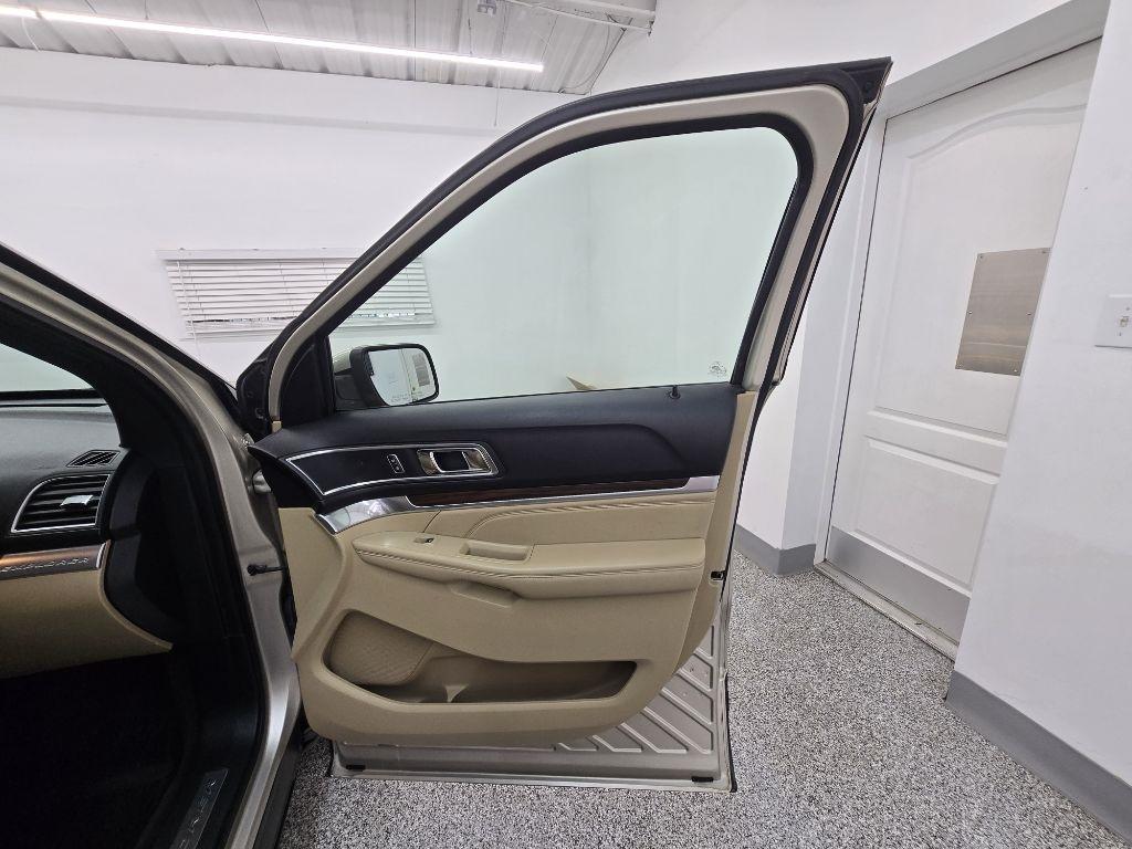 Ford Explorer Limited FWD 2017