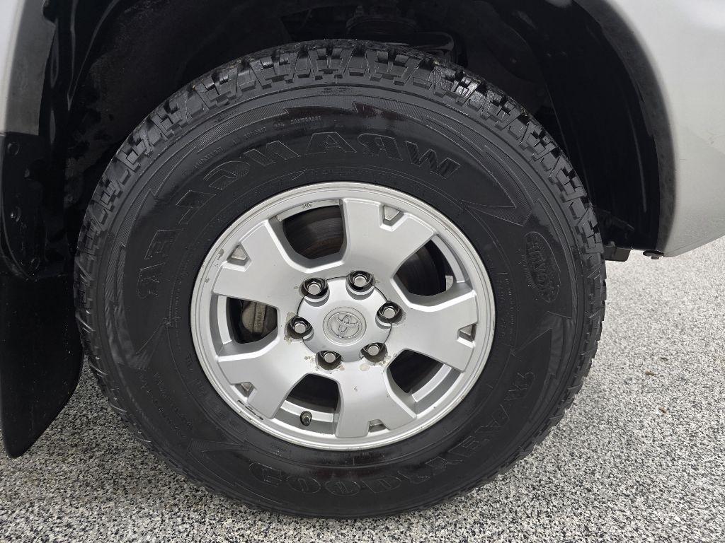 Toyota Tacoma PreRunner Double Cab V6 Auto 2WD 2012