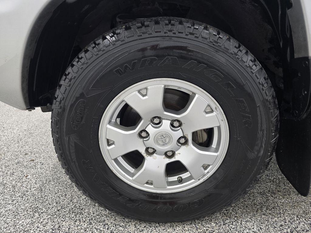 Toyota Tacoma PreRunner Double Cab V6 Auto 2WD 2012