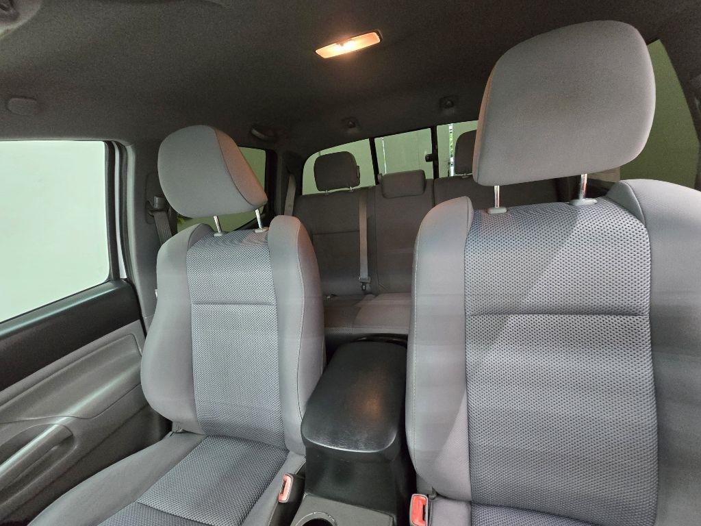Toyota Tacoma PreRunner Double Cab V6 Auto 2WD 2012