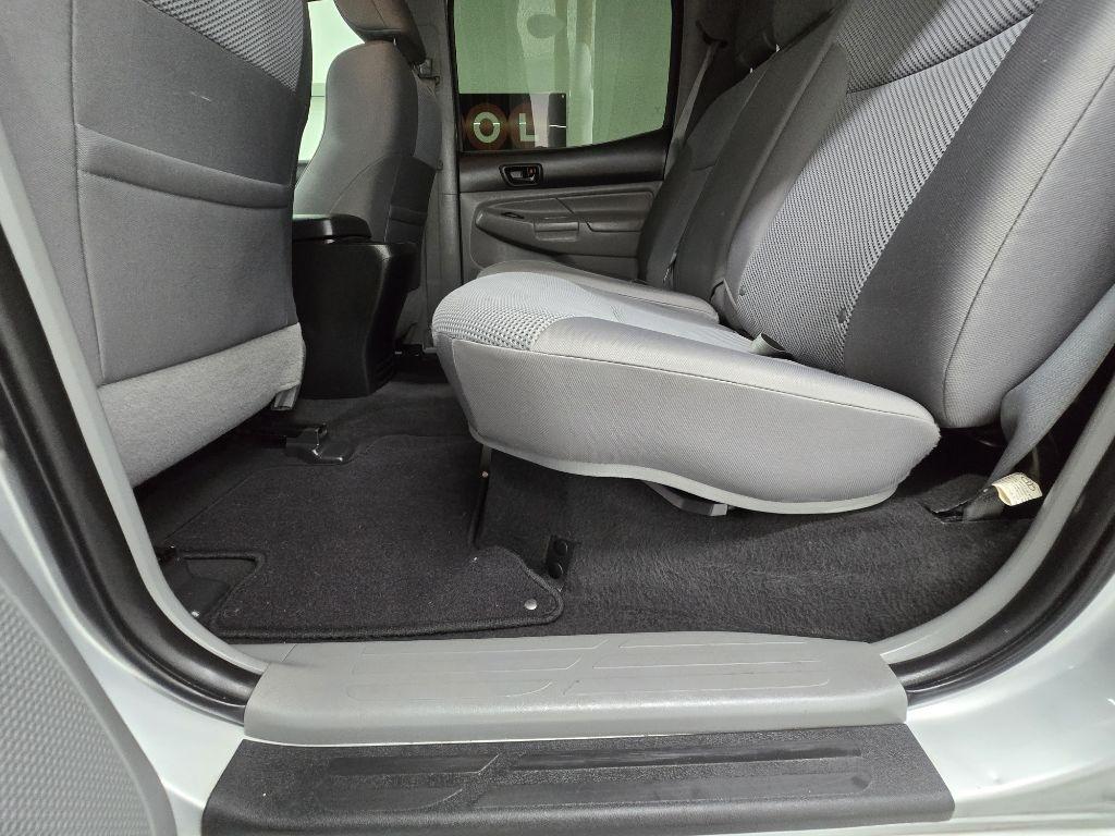 Toyota Tacoma PreRunner Double Cab V6 Auto 2WD 2012