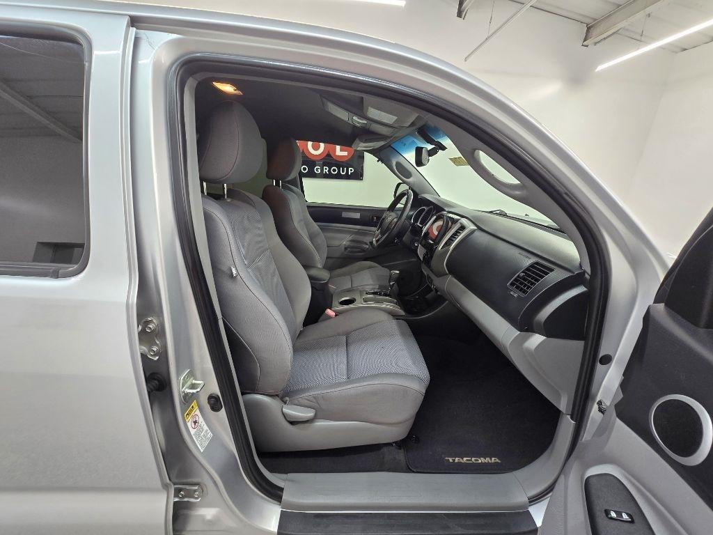 Toyota Tacoma PreRunner Double Cab V6 Auto 2WD 2012