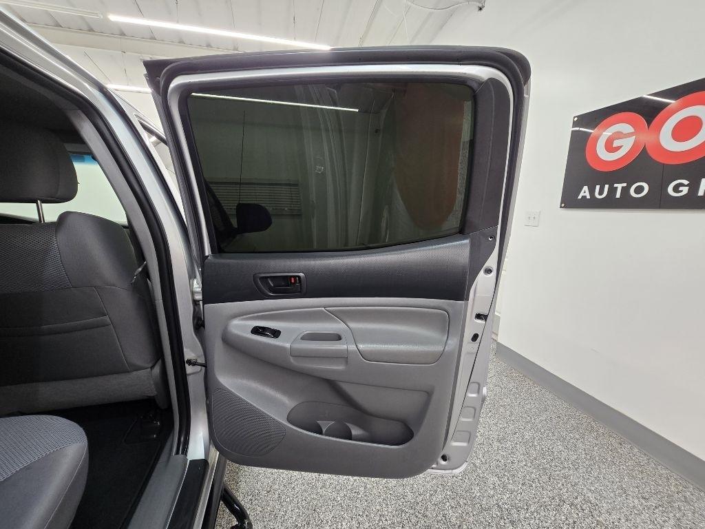 Toyota Tacoma PreRunner Double Cab V6 Auto 2WD 2012
