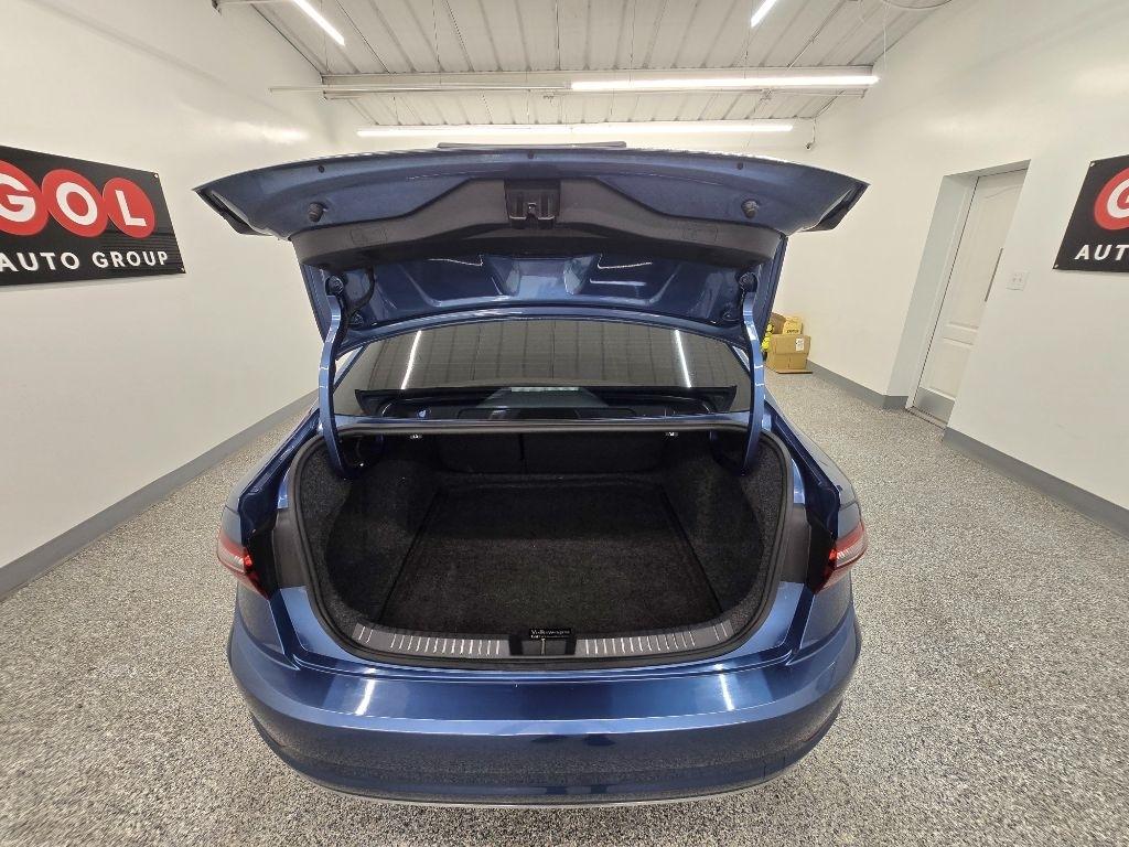 Volkswagen Jetta 1.4T S 8A 2020