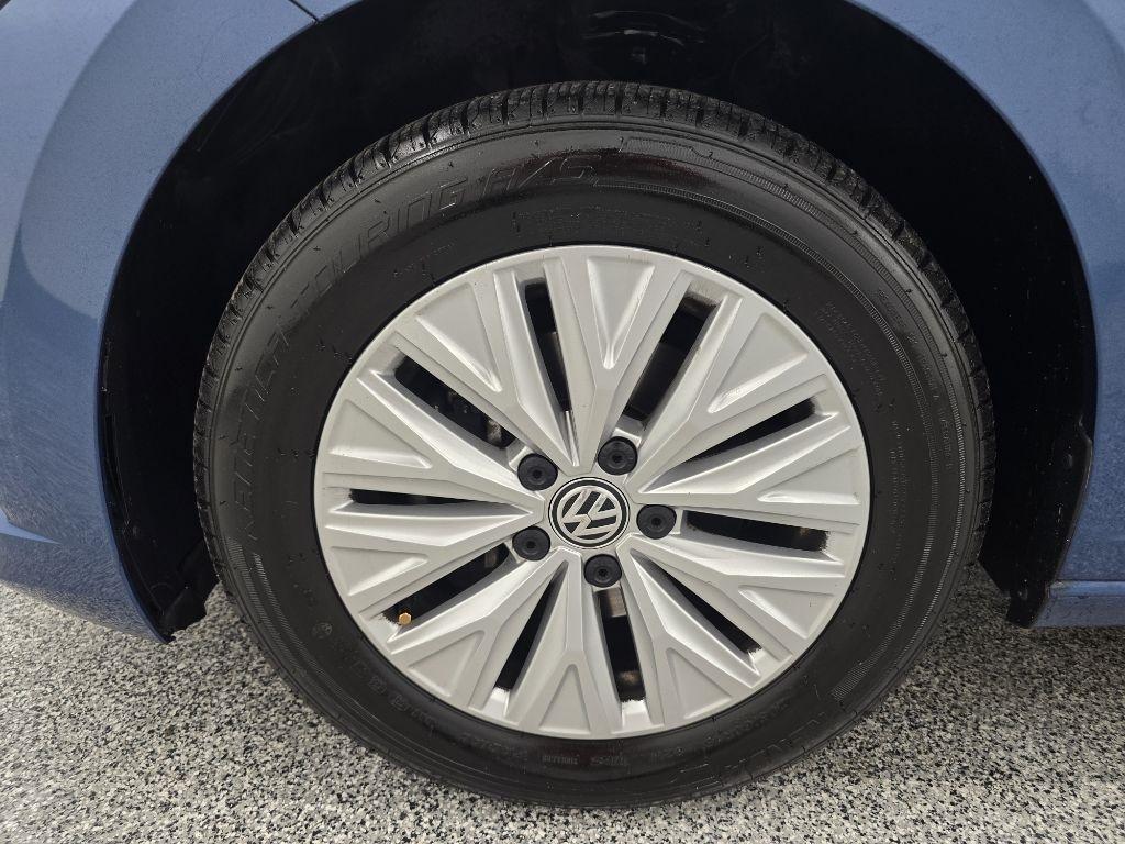 Volkswagen Jetta 1.4T S 8A 2020