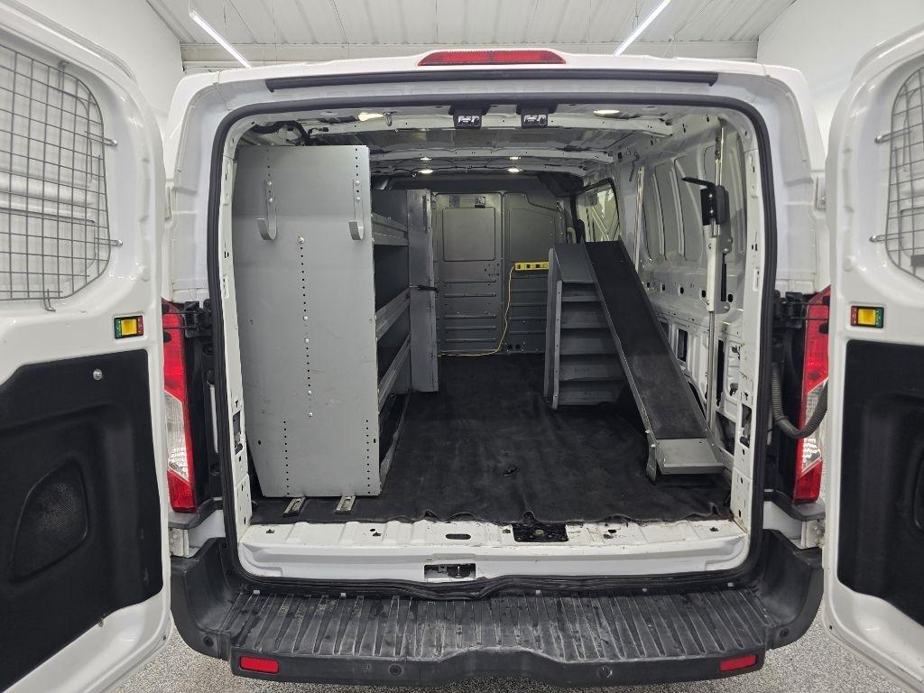 Ford Transit 250 Van Low Roof w/Sliding Pass. 148-in. WB 2017