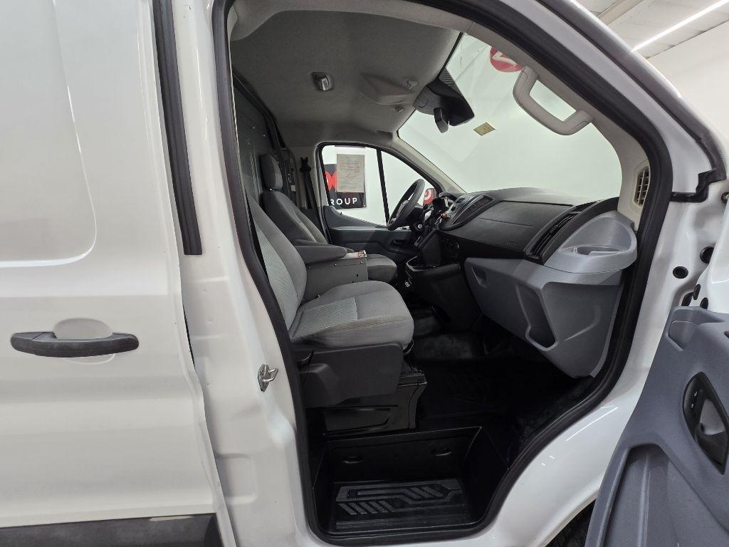 Ford Transit 250 Van Low Roof w/Sliding Pass. 148-in. WB 2017