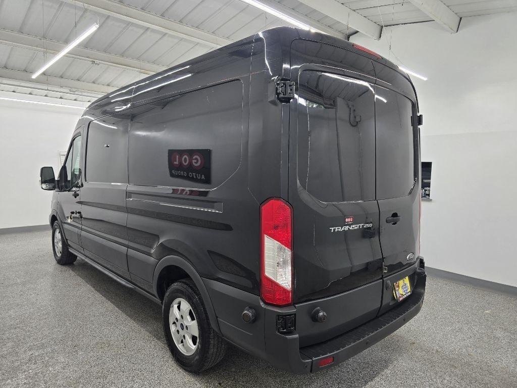 Ford Transit 250 Van Med. Roof w/Sliding Pass. 148-in. WB 2017