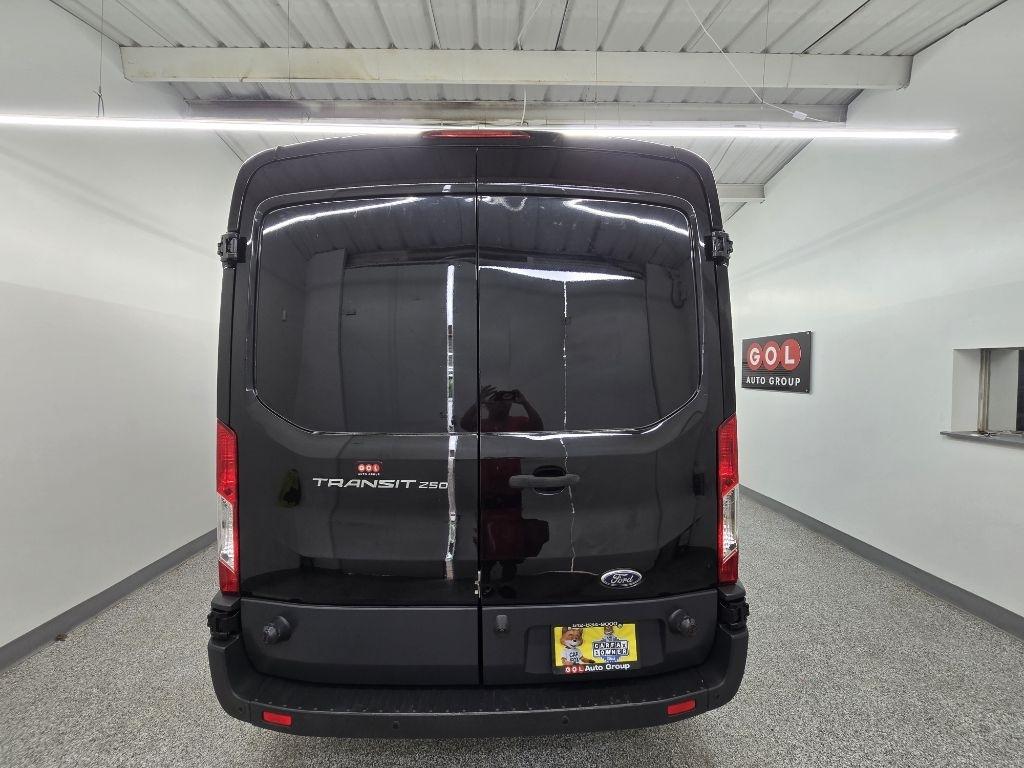 Ford Transit 250 Van Med. Roof w/Sliding Pass. 148-in. WB 2017