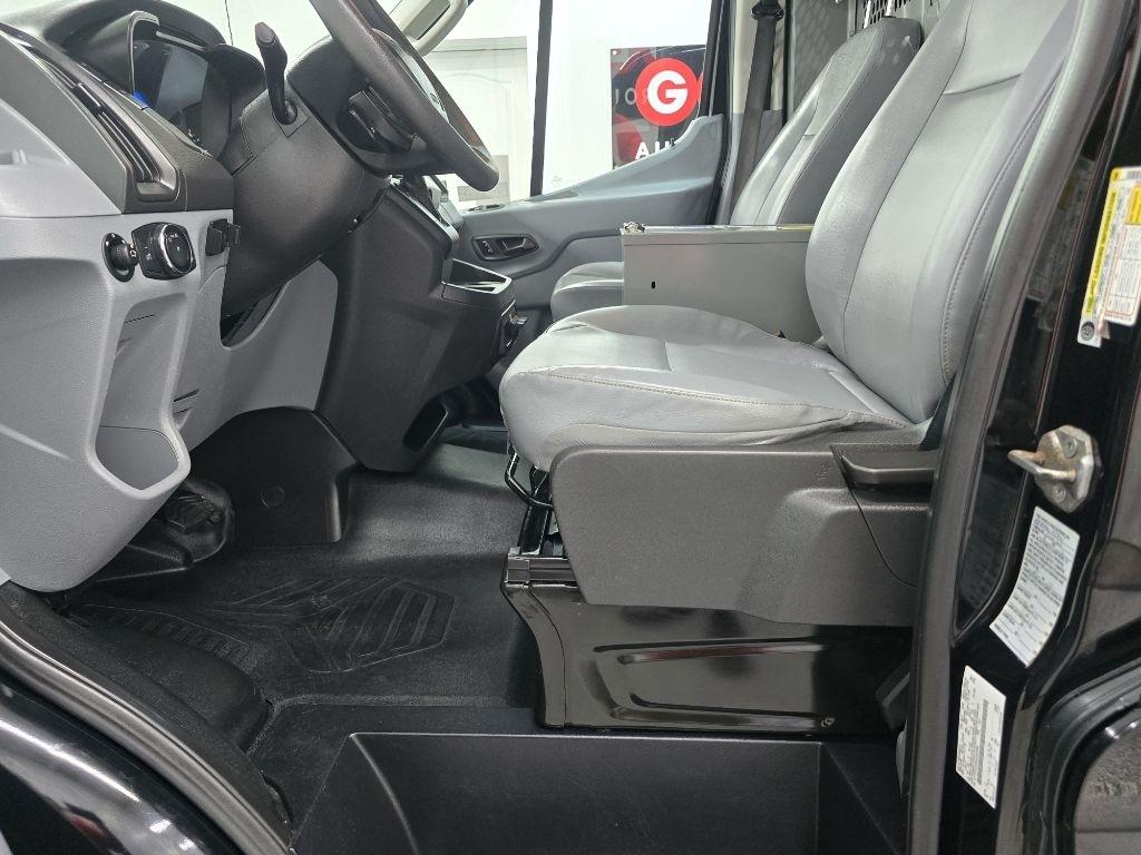 Ford Transit 250 Van Med. Roof w/Sliding Pass. 148-in. WB 2017