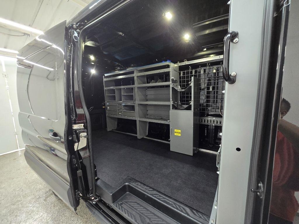Ford Transit 250 Van Med. Roof w/Sliding Pass. 148-in. WB 2017