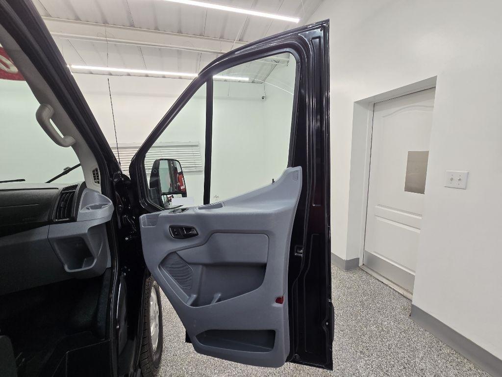 Ford Transit 250 Van Med. Roof w/Sliding Pass. 148-in. WB 2017