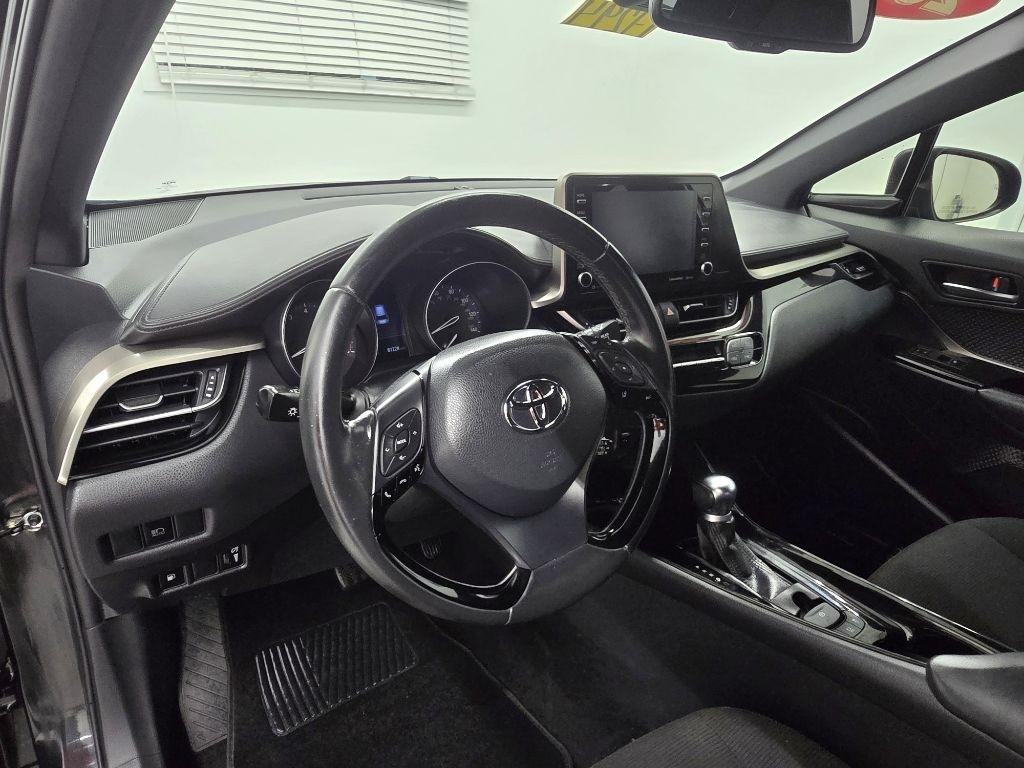 Toyota C-HR LE 2019