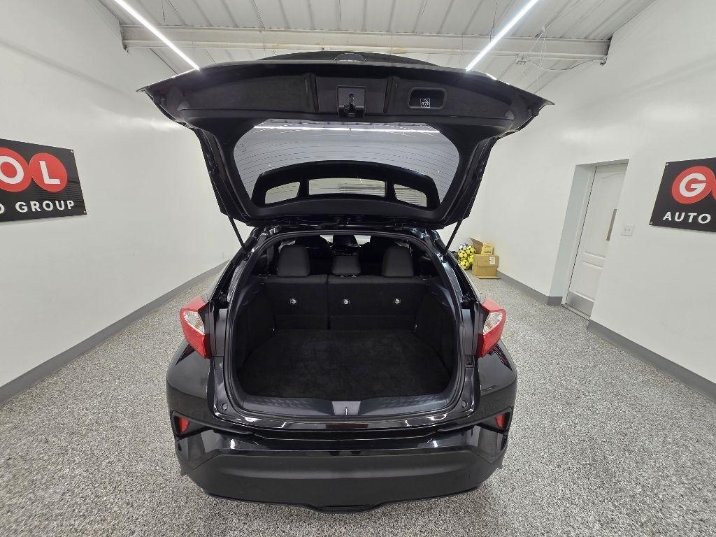 Toyota C-HR LE 2019