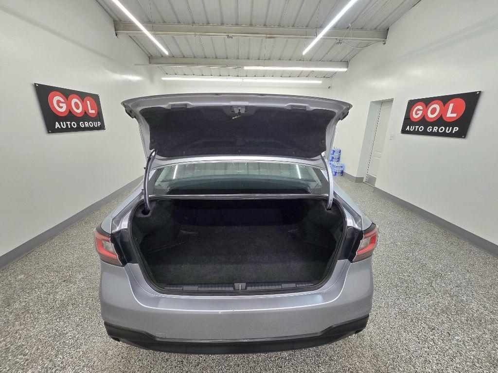 Subaru Legacy Premium 2022