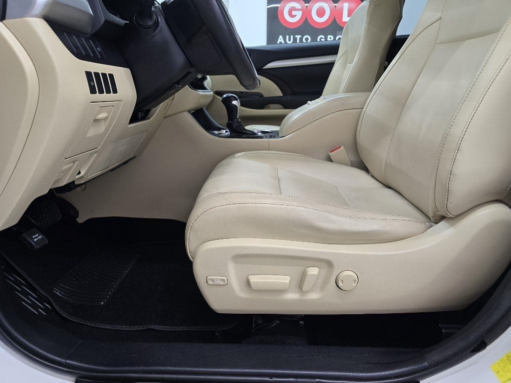 Toyota Highlander XLE FWD V6 2015