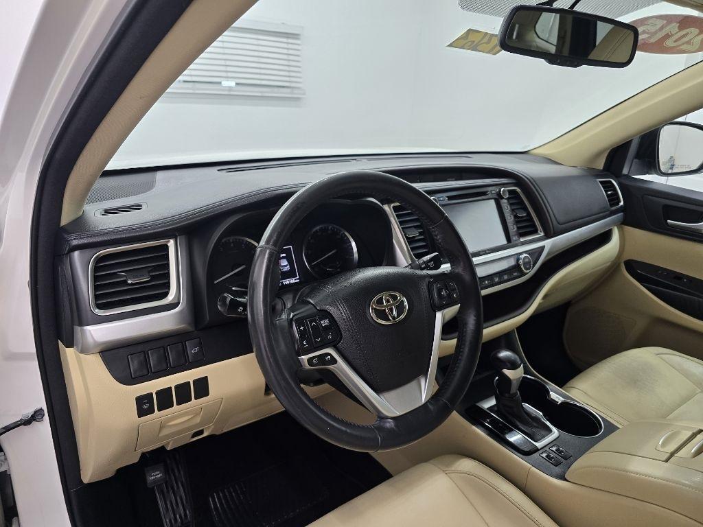 Toyota Highlander XLE FWD V6 2015