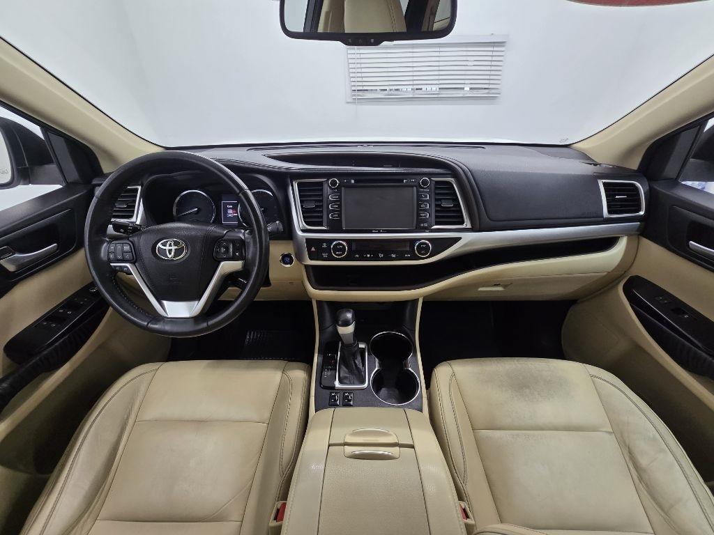 Toyota Highlander XLE FWD V6 2015