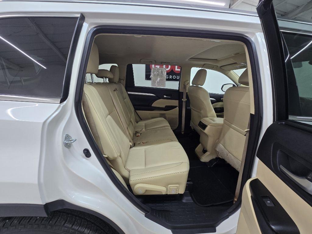Toyota Highlander XLE FWD V6 2015